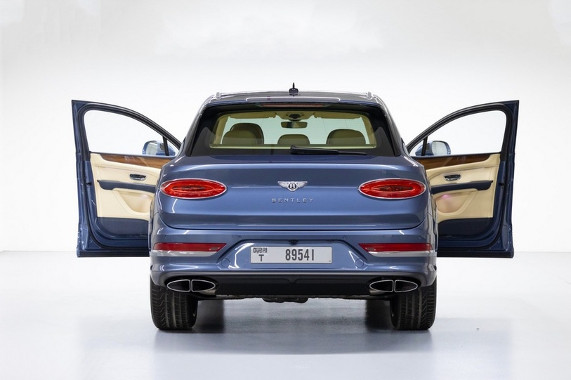 Bentley Bentayga blue