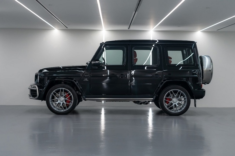 Mercedes G63 Black - Red interior 2022