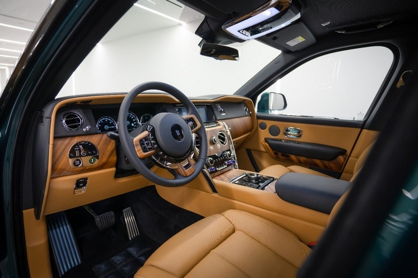 Rolls-Royce Cullinan - Imperial Jade color